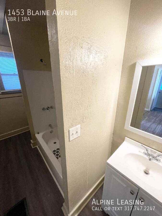 1453 Blaine Ave - Photo 6 of 7