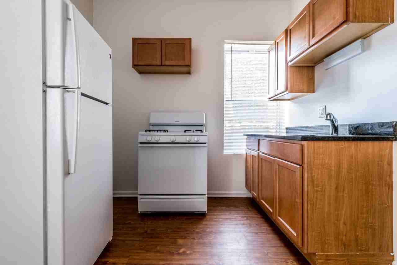 4820 S Michigan - Photo 3 of 21