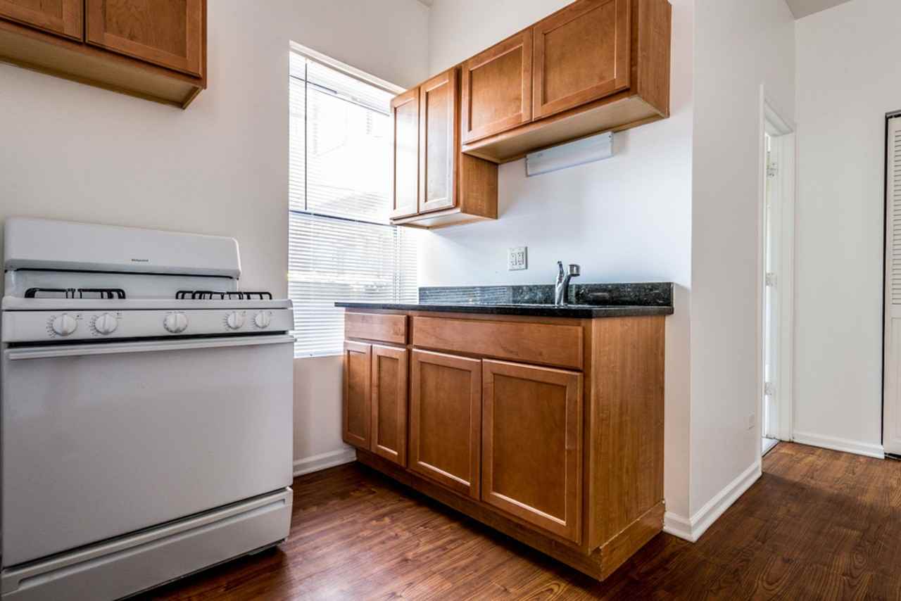 4820 S Michigan - Photo 4 of 21