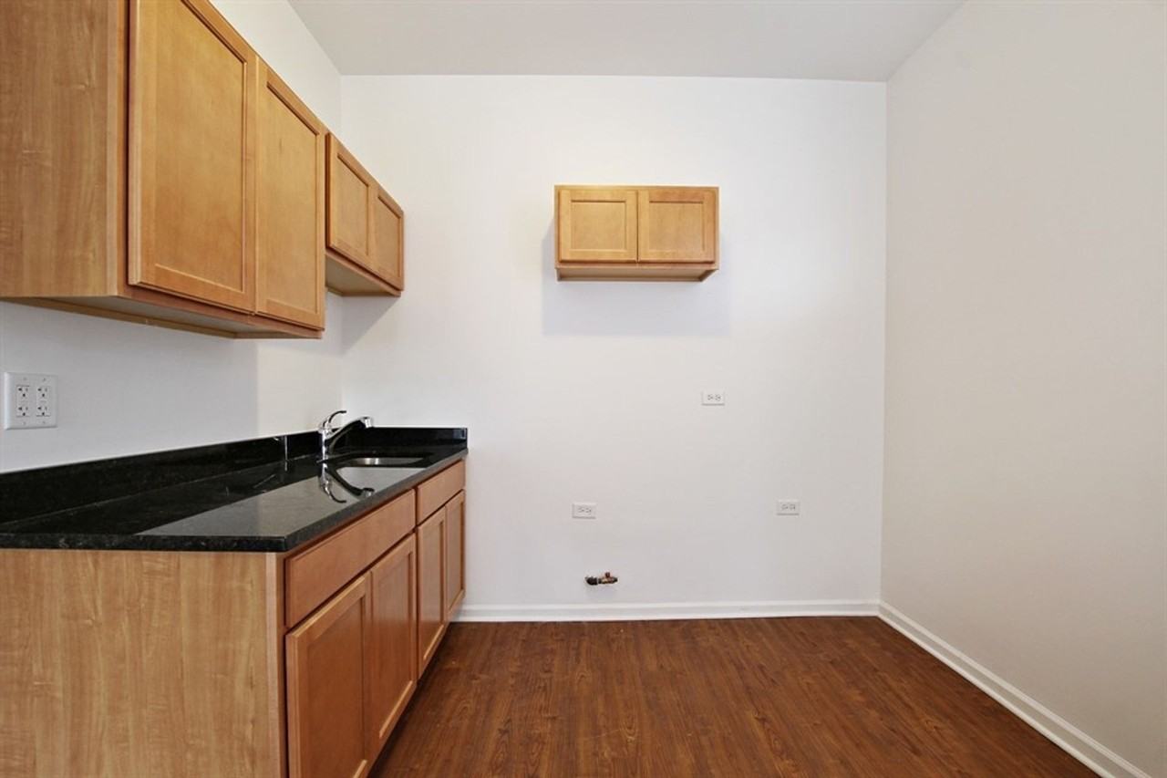 4820 S Michigan - Photo 5 of 21
