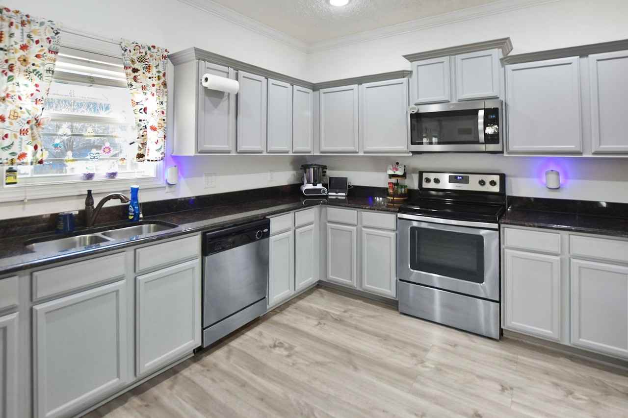 3354 Cotham Ln - Photo 5 of 18