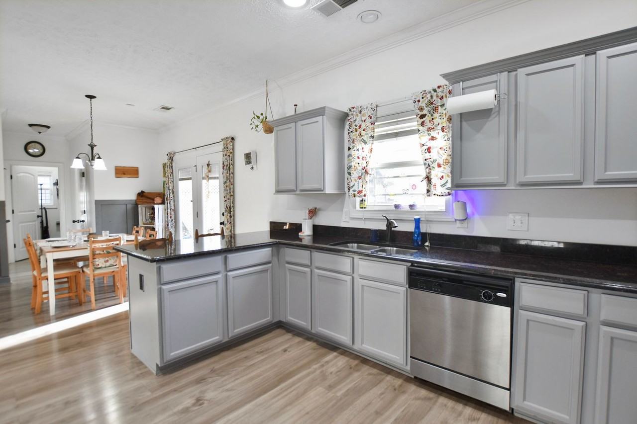 3354 Cotham Ln - Photo 6 of 18