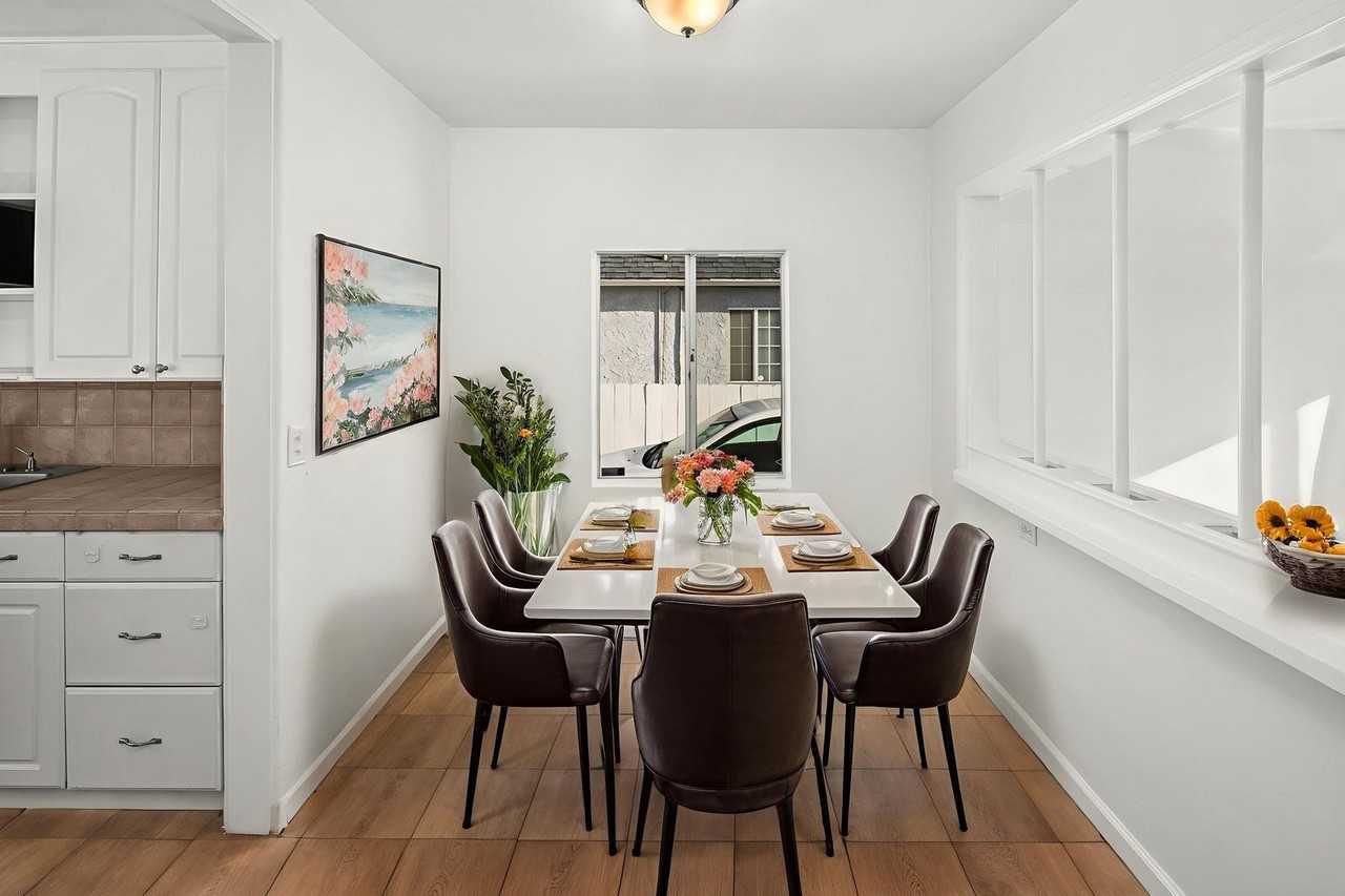 3136 Emerson St - Photo 3 of 31