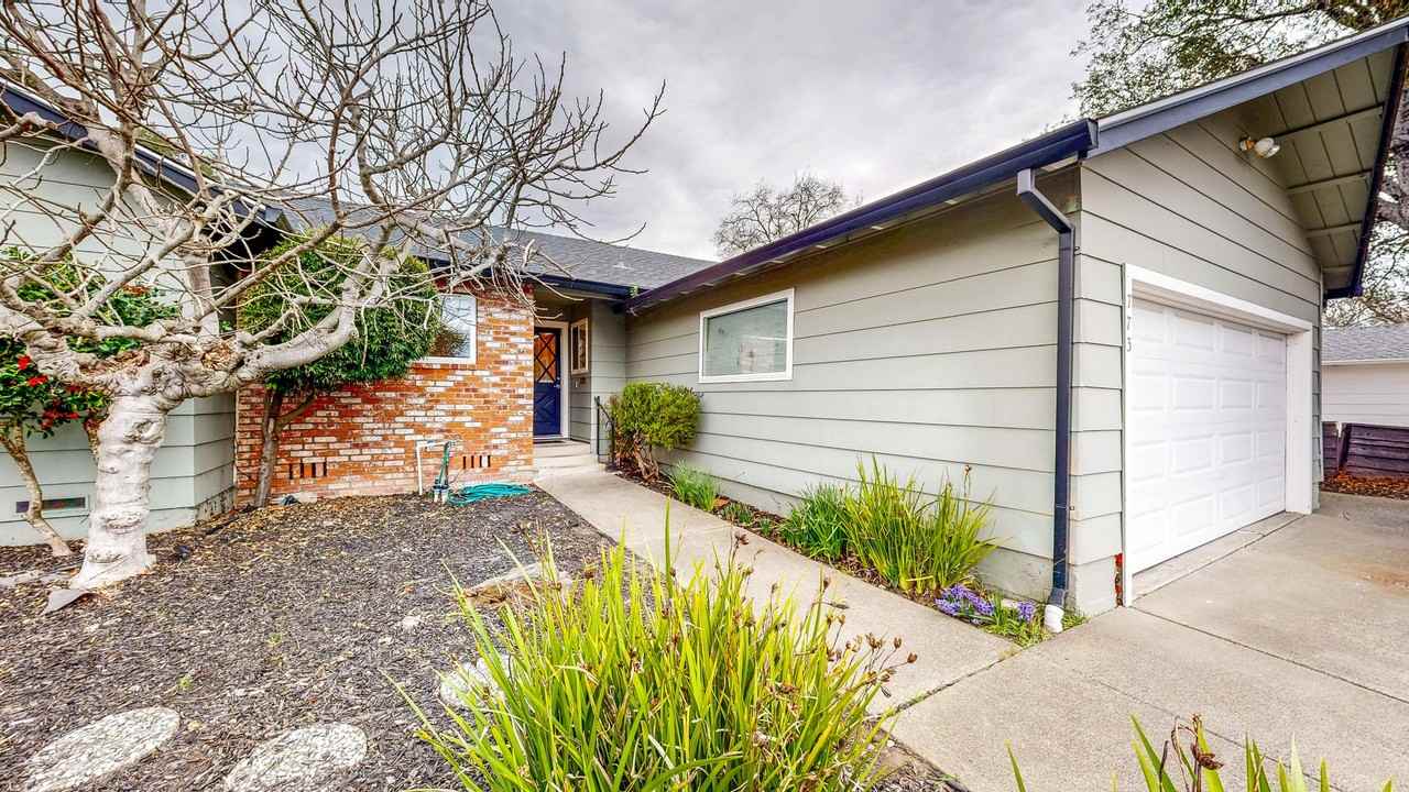 773 Hoen Ct - Photo 2 of 39