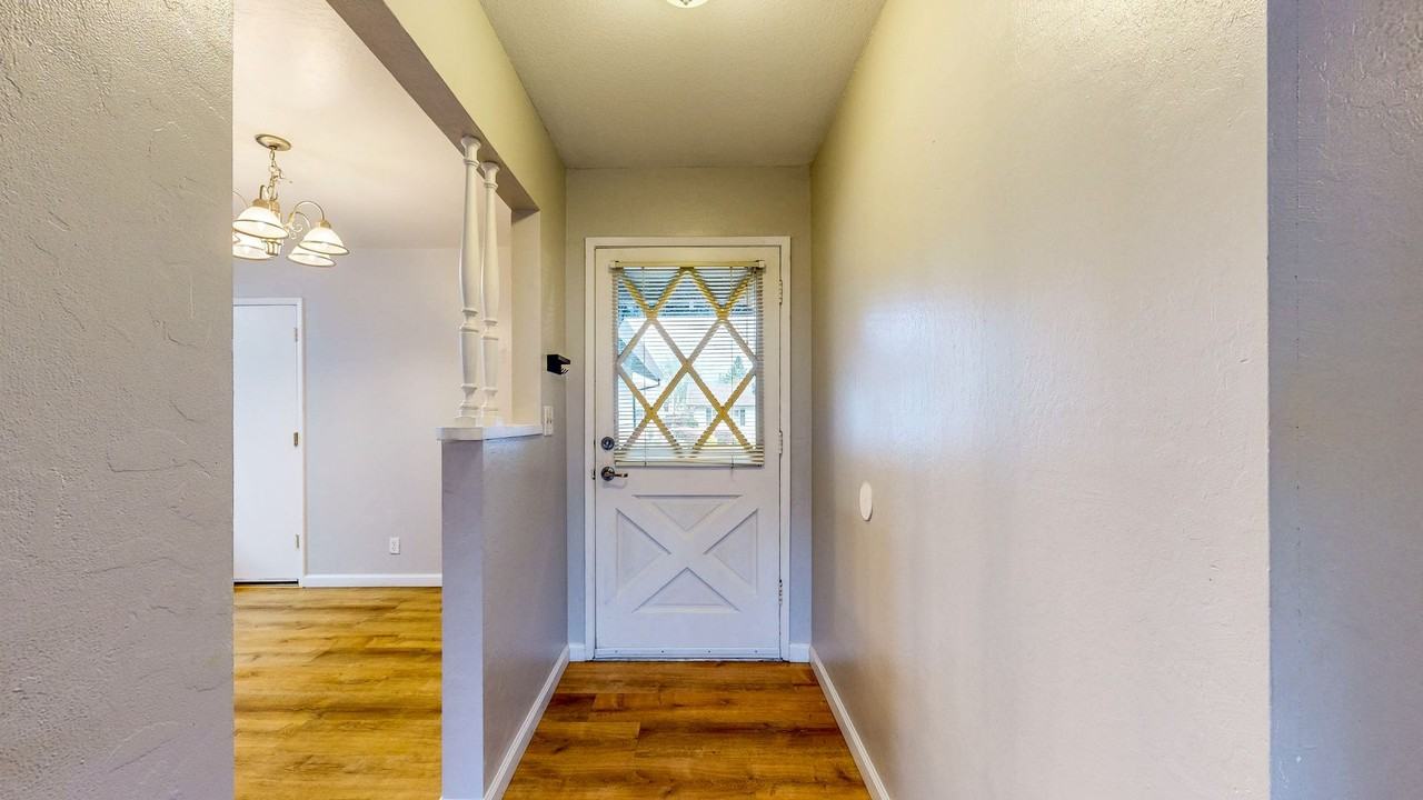 773 Hoen Ct - Photo 5 of 39