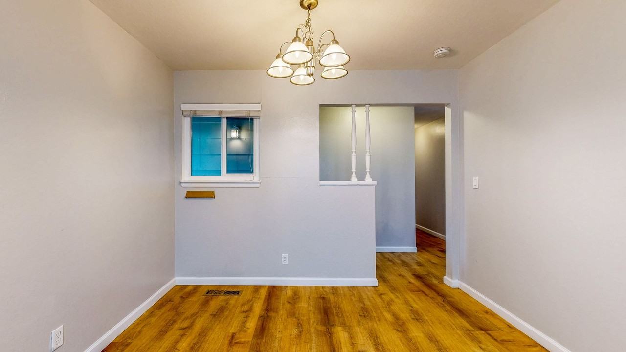 773 Hoen Ct - Photo 7 of 39