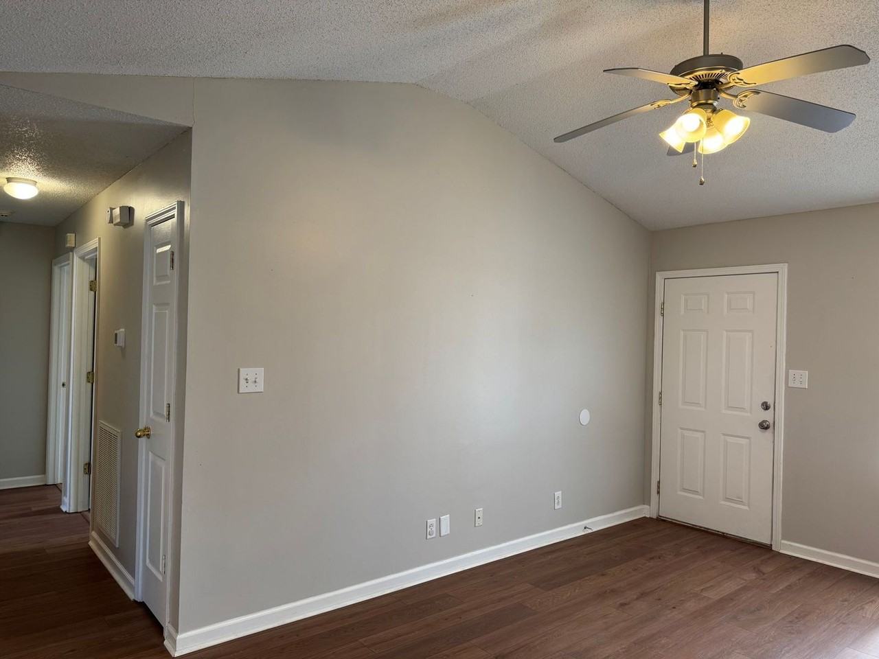 505 Caney Ct - Photo 4 of 21