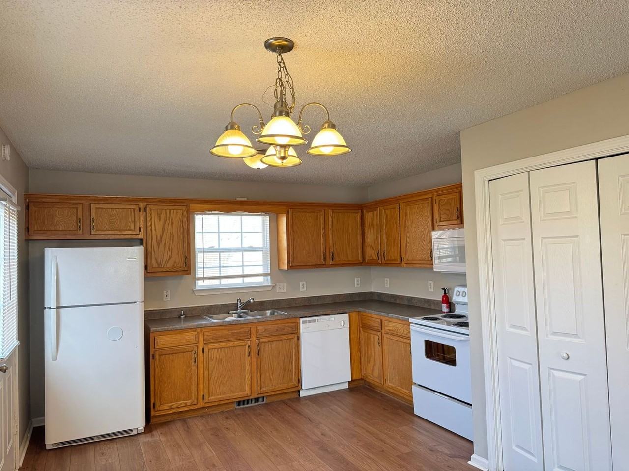 505 Caney Ct - Photo 6 of 21