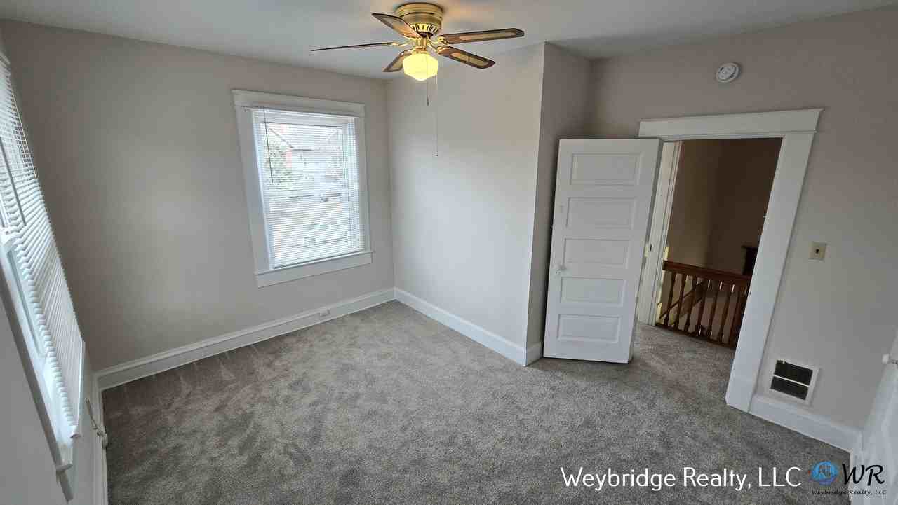 2409 Kenilworth Ave - Photo 6 of 16