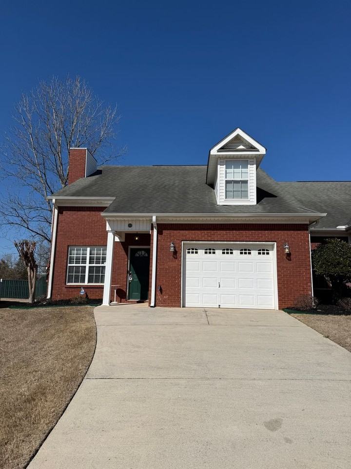 438 Shamrock Dr - Photo 2 of 26