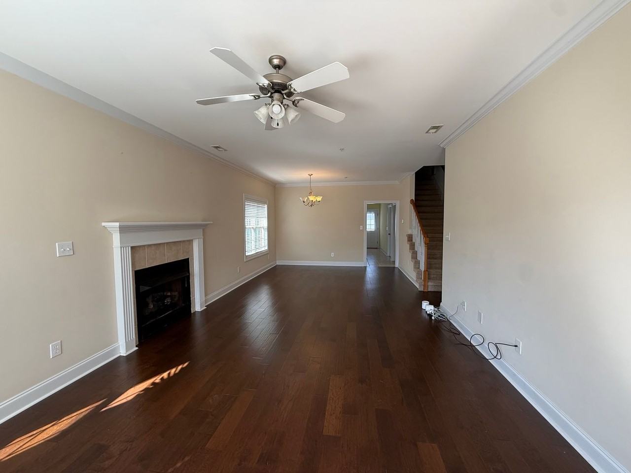 438 Shamrock Dr - Photo 3 of 26