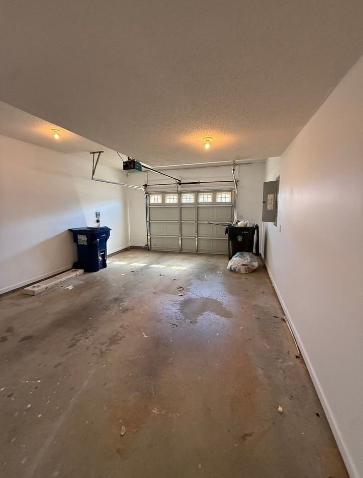 438 Shamrock Dr - Photo 6 of 26