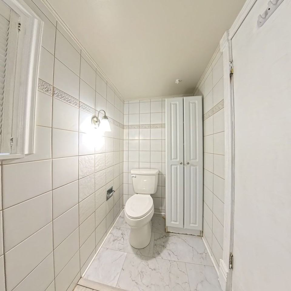 1535 Nw 75th St - Photo 5 of 24