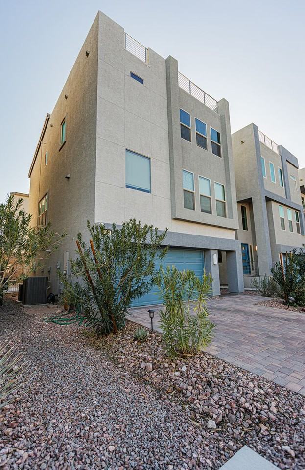 8089 Misty Canyon Ave - Photo 2 of 48