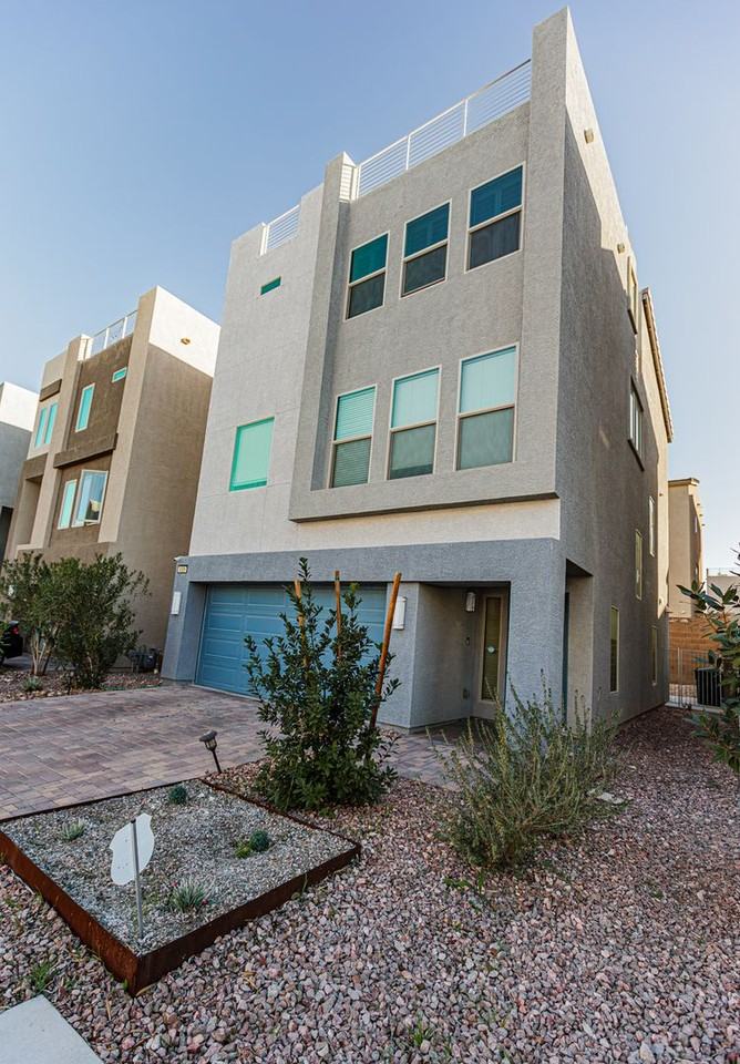 8089 Misty Canyon Ave - Photo 3 of 48
