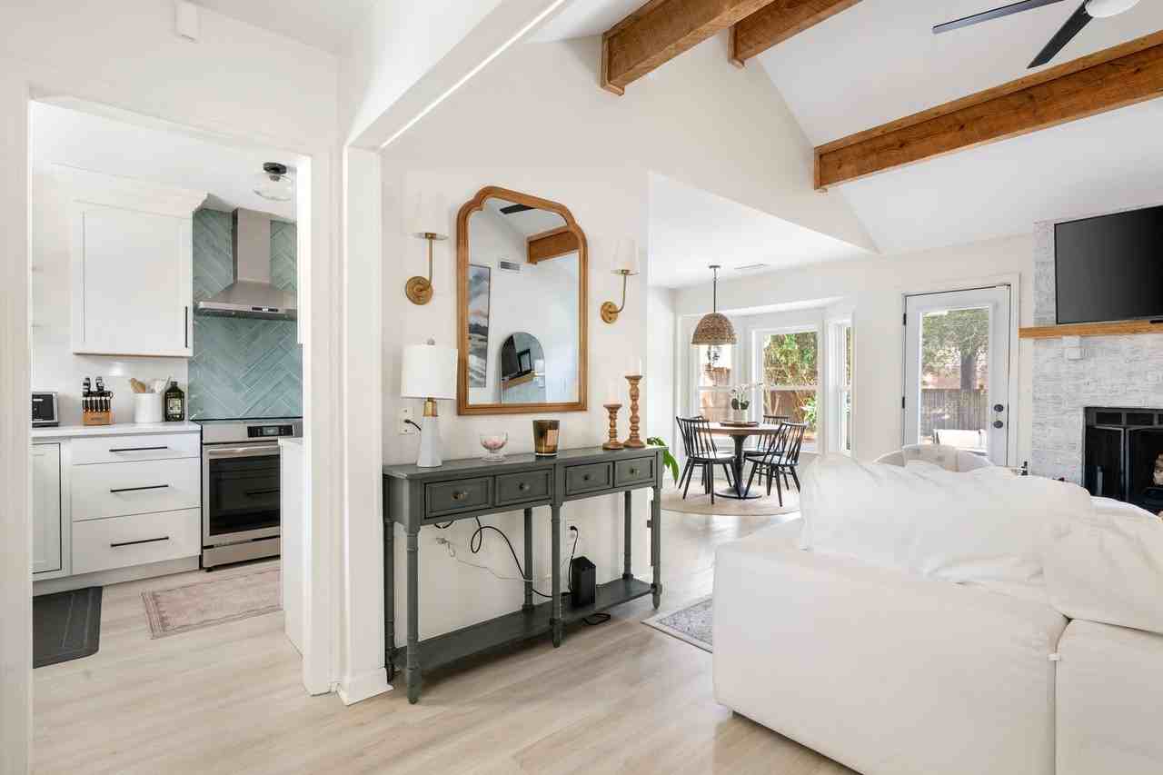 14 Hillcreek Blvd - Photo 3 of 50