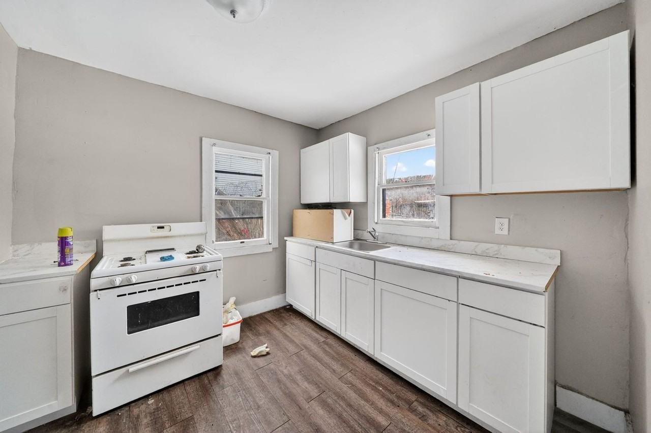 1125 Galewood Dr - Photo 5 of 32