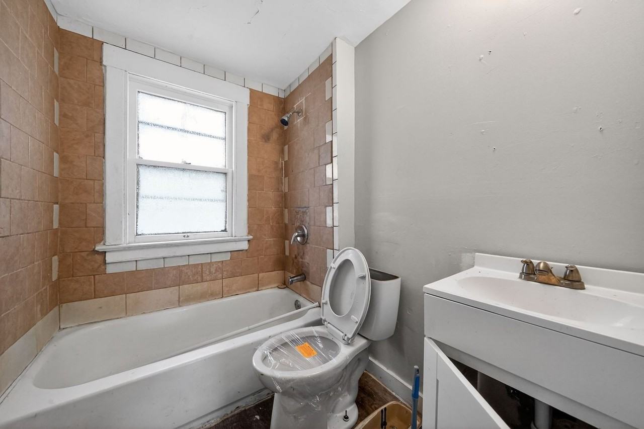 1125 Galewood Dr - Photo 6 of 32