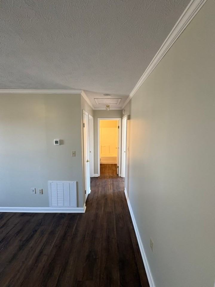 4051 Wynn St Triplex - Photo 5 of 20