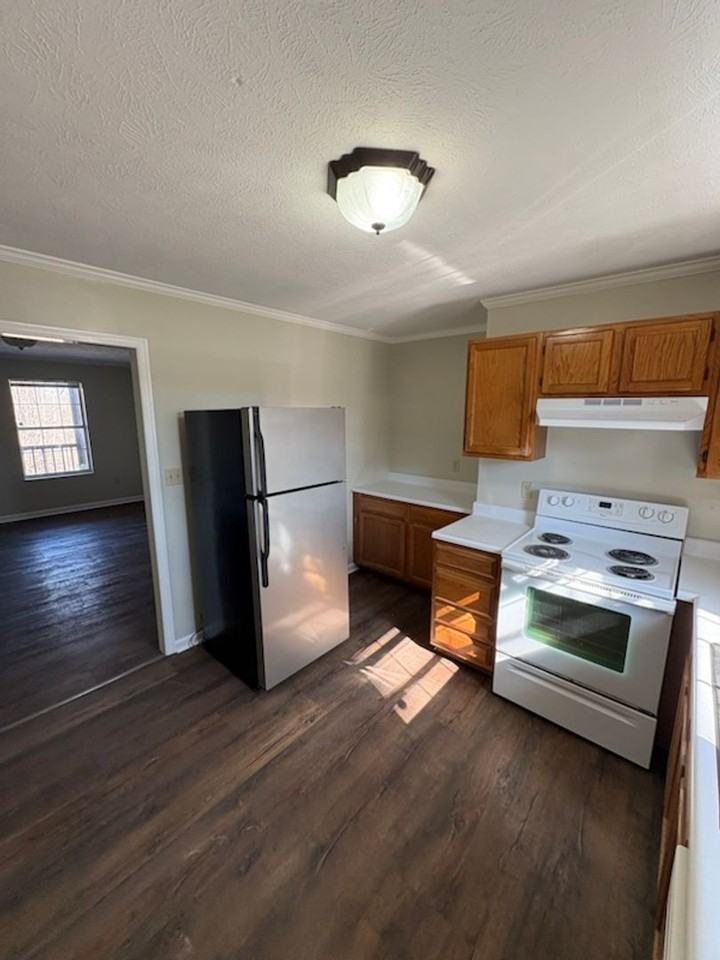 4051 Wynn St Triplex - Photo 6 of 20