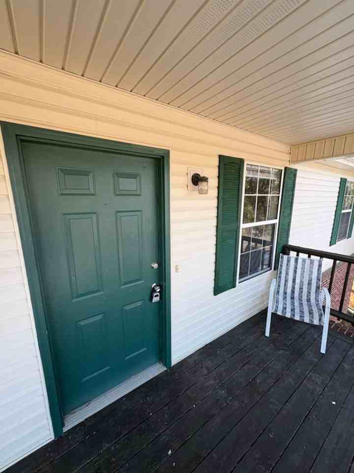 4051 Wynn St Triplex - Photo 3 of 20