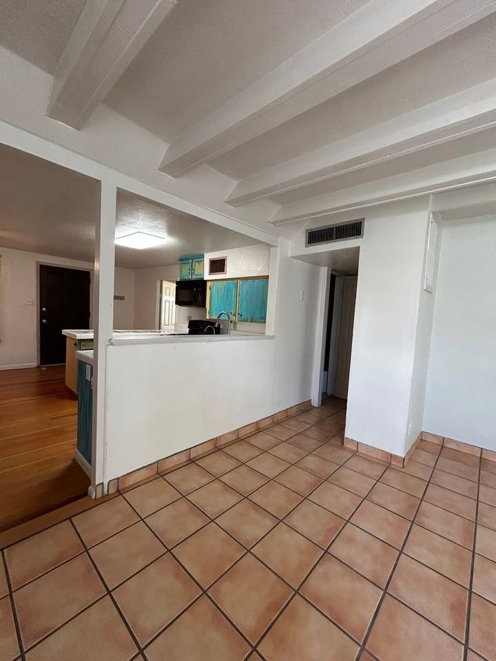 2949 N Flanwill Blvd - Photo 4 of 15