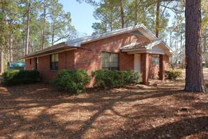 featured image of 601 E Stanfill St