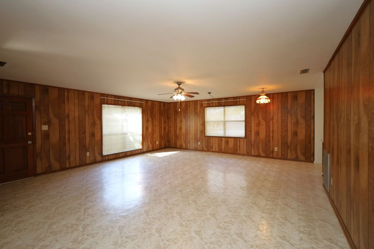 601 E Stanfill St - Photo 2 of 14