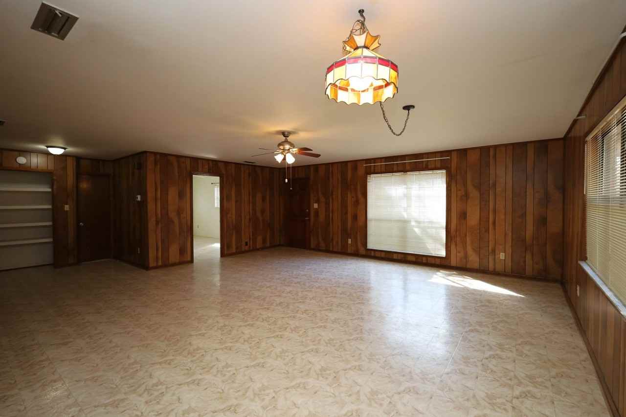 601 E Stanfill St - Photo 3 of 14