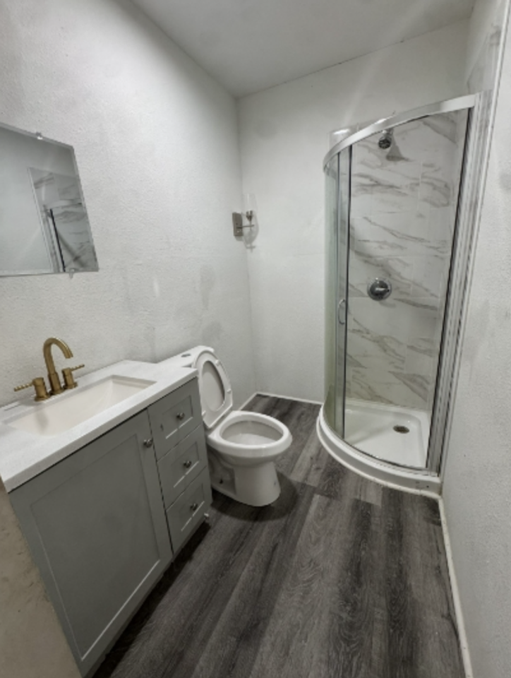 1466 S Worth Ave - Photo 2 of 7