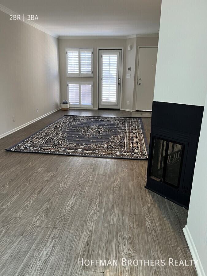 22321 Victory Blvd #108 - Photo 3 of 11