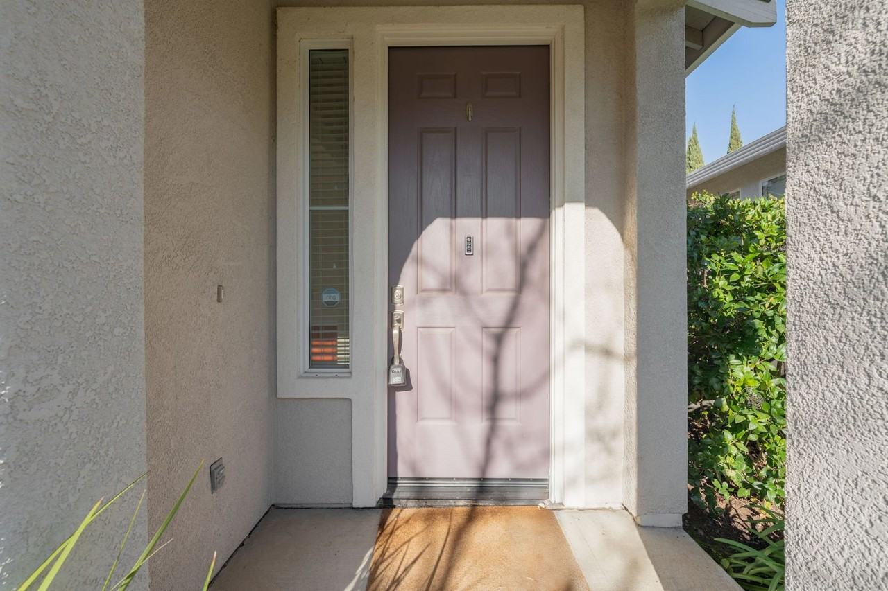 2805 Tree Swallow Cir - Photo 4 of 41