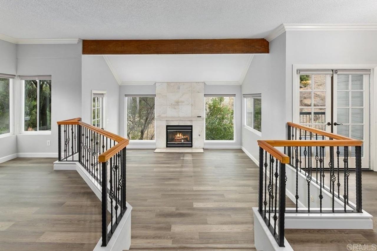 4629 Villas Ct - Photo 3 of 14