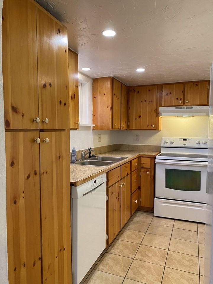 1127 W Mulberry St - Photo 6 of 41