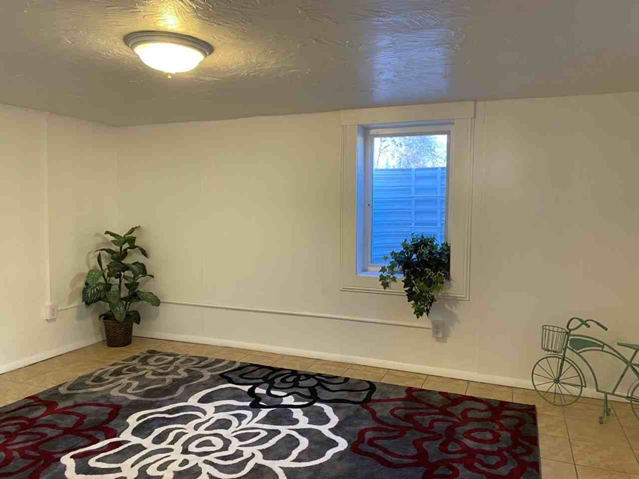 1127 W Mulberry St - Photo 7 of 41