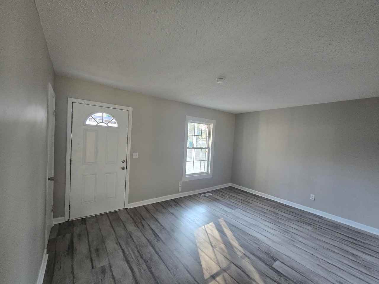 213 Meadowbrook Dr - Photo 2 of 49