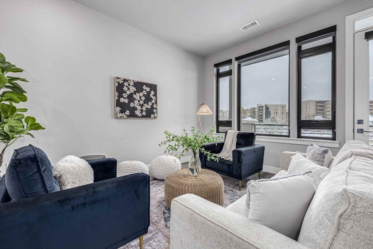 6618 E Lowry Blvd #214 - Photo 5 of 36