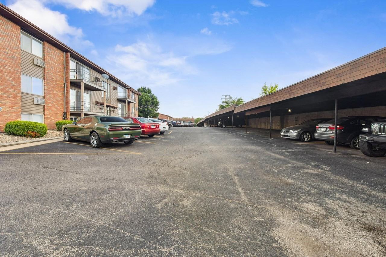 Peoria North - Photo 2 of 18