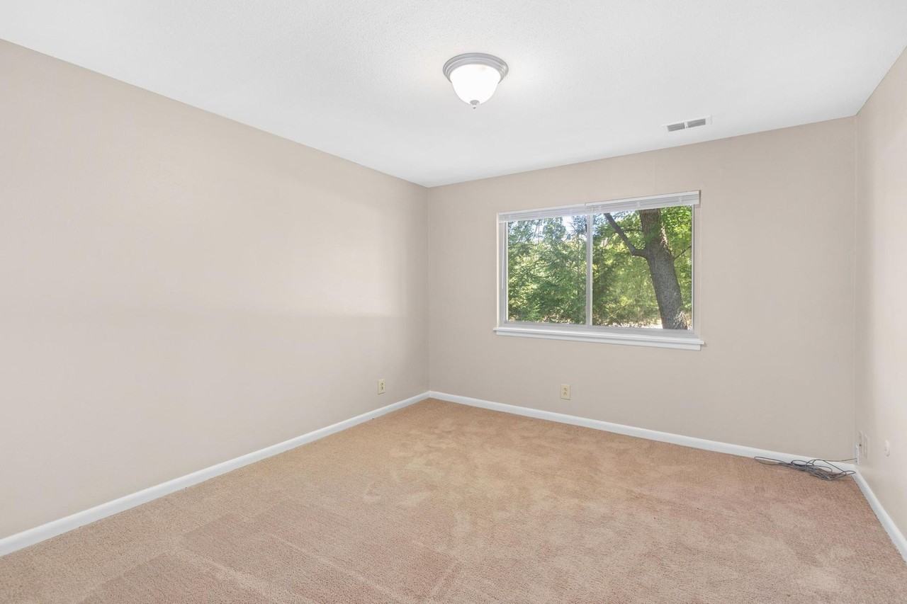 2800 W. War Memorial Dr - Photo 7 of 20