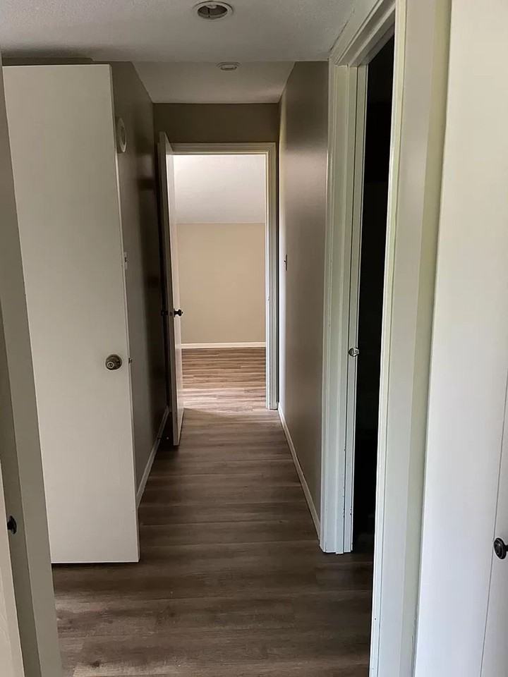 Woodhue Apartments - Photo 5 of 11