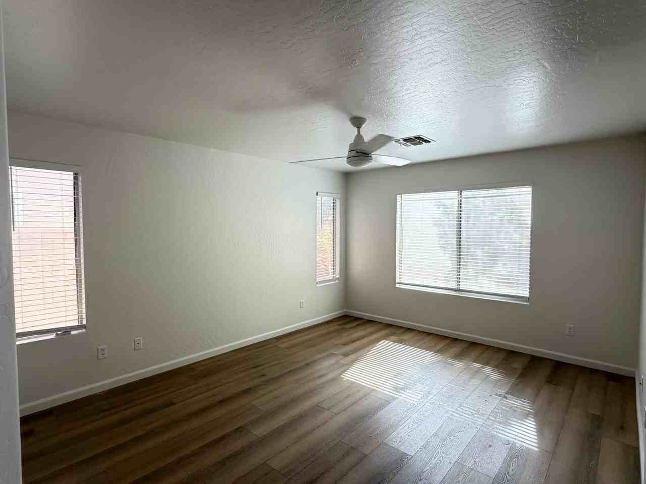 2815 E Harwell Rd - Photo 6 of 15