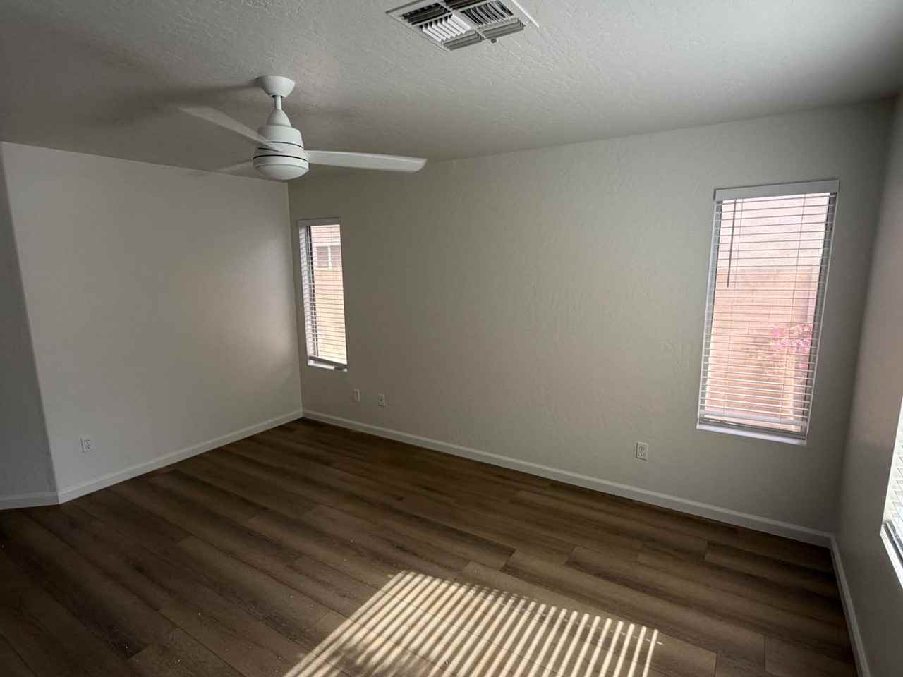 2815 E Harwell Rd - Photo 7 of 15