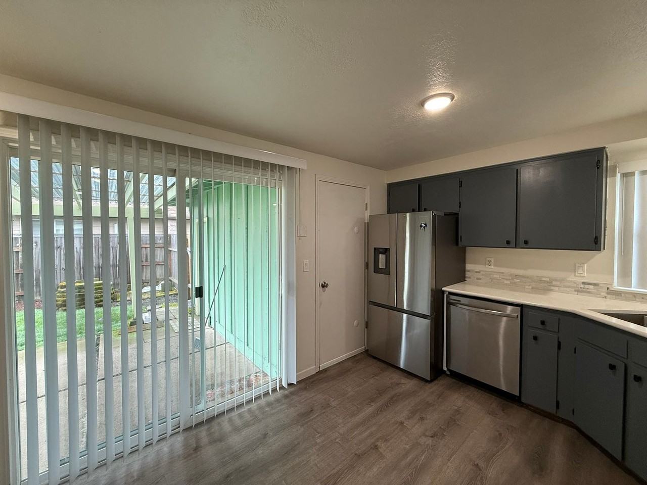 1075 56th Pl - Photo 6 of 21