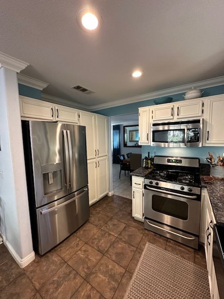 4178 Summerview Way - Photo 3 of 21