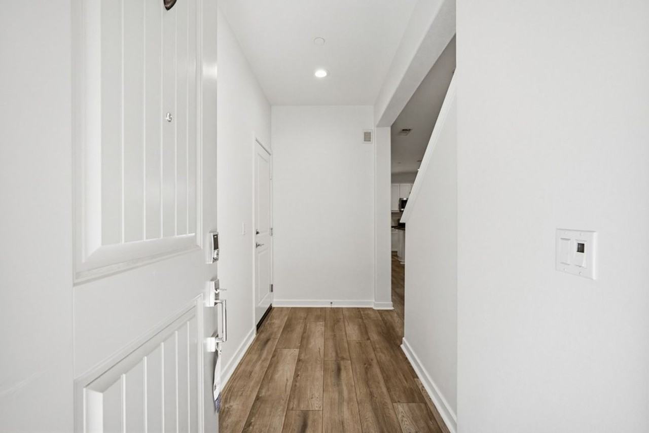 7004 Silverado St - Photo 2 of 40