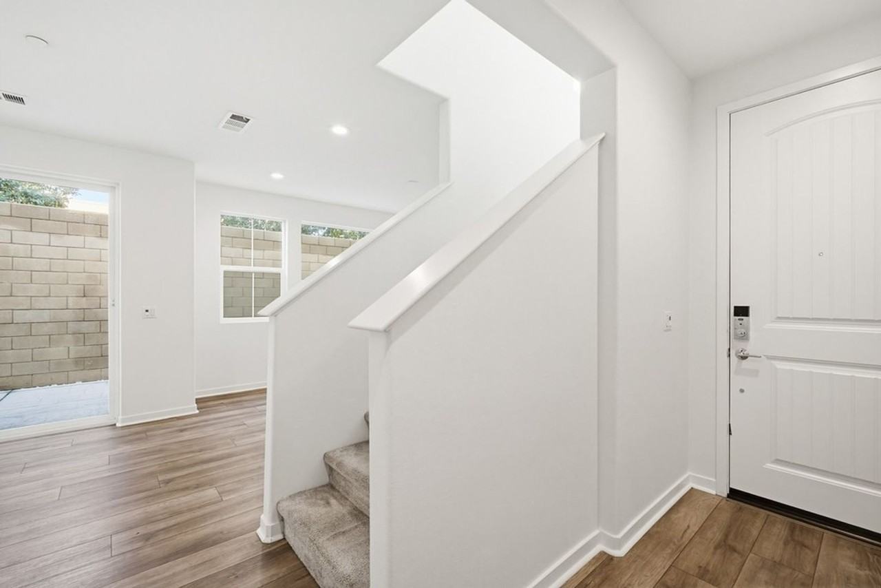 7004 Silverado St - Photo 3 of 40