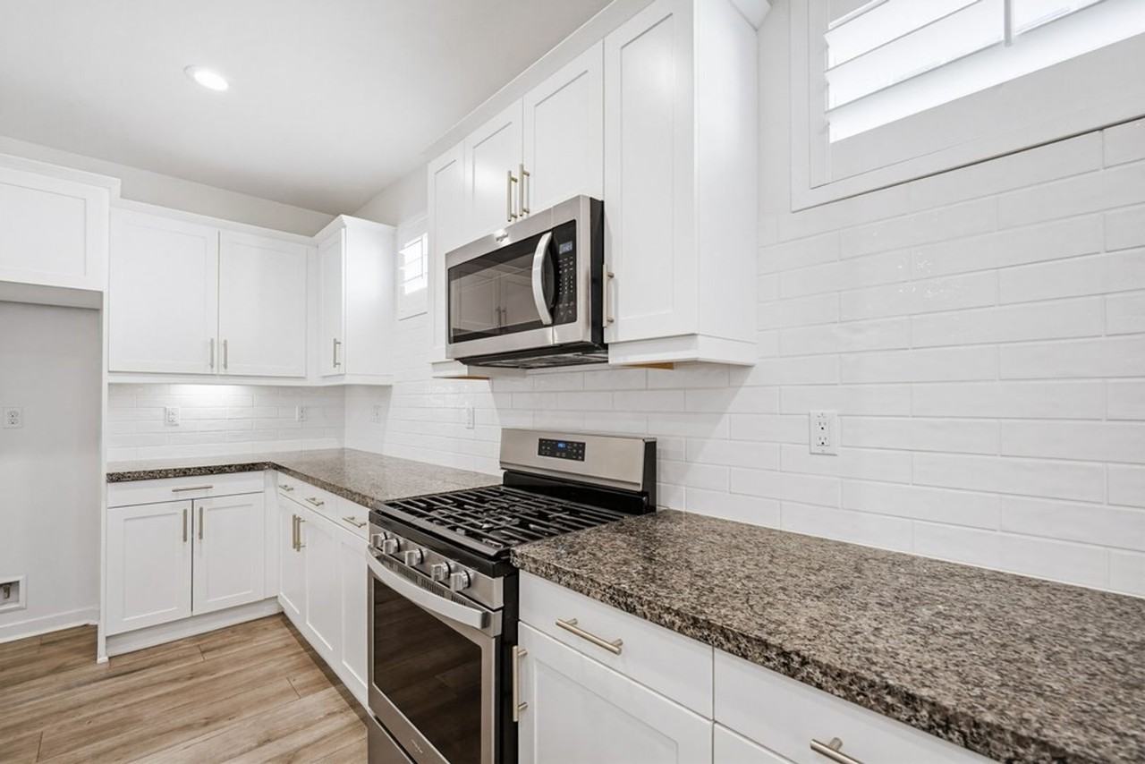 7004 Silverado St - Photo 7 of 40