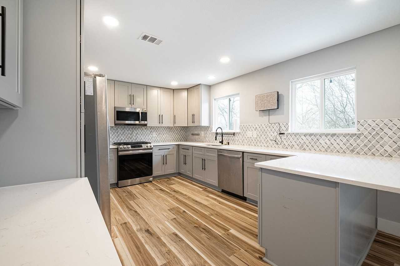 7009 Millrace Dr - Photo 5 of 24