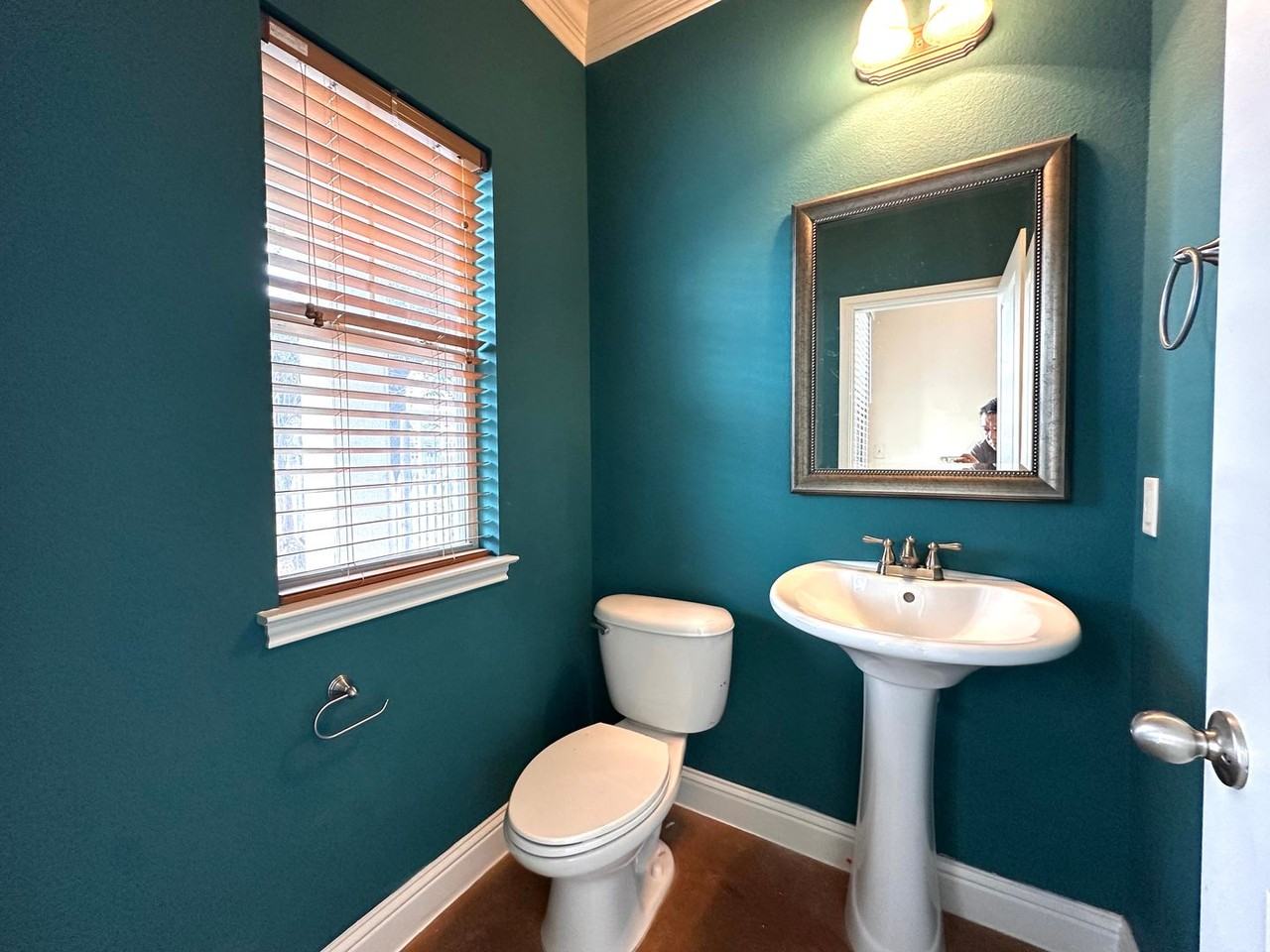 1605 Mckinley Ave - Photo 6 of 24