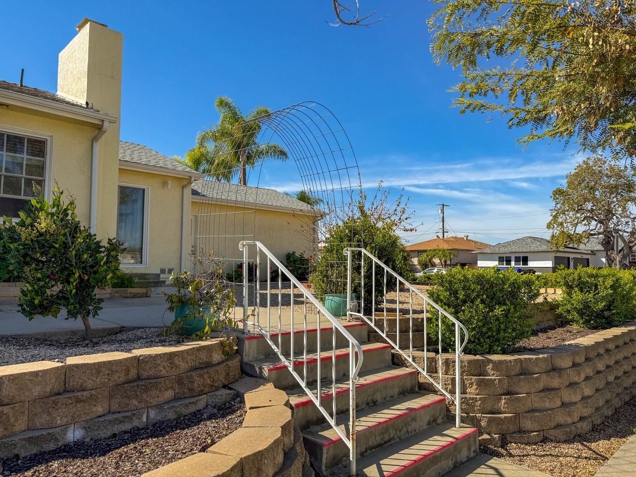 5241 Orcutt Ave - Photo 3 of 12